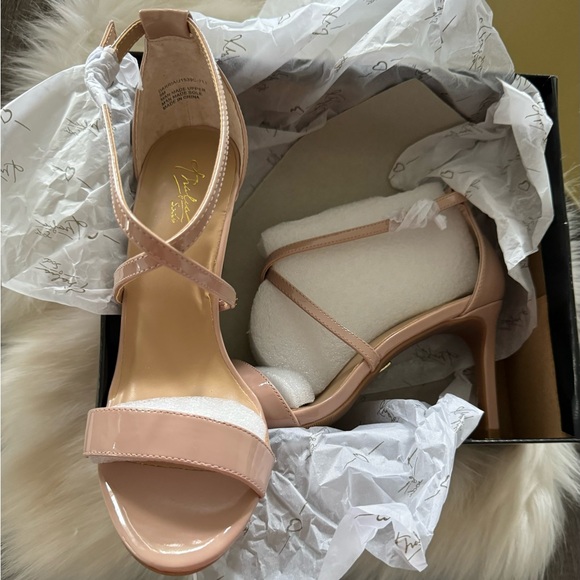 Thalia Sodi new in box 🔥 - Picture 2 of 2